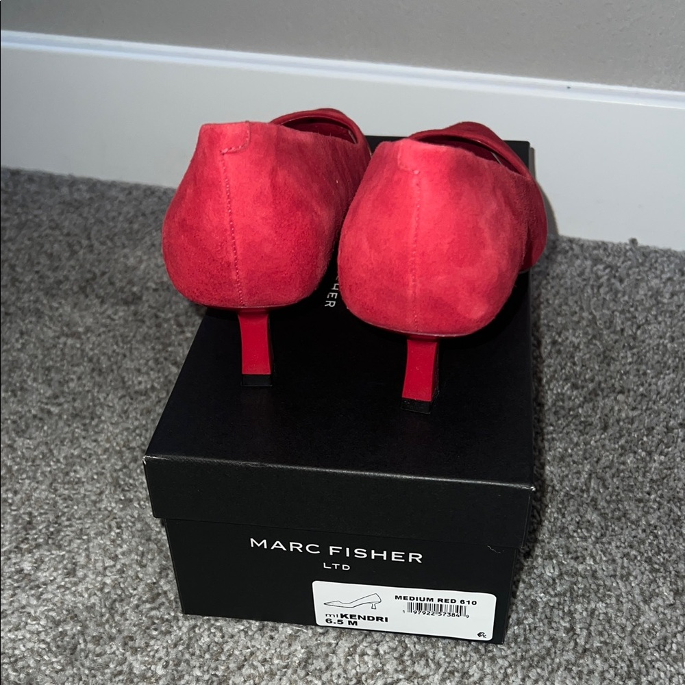 Marc Fisher LTD Kitten Heels - Picture 3 of 3